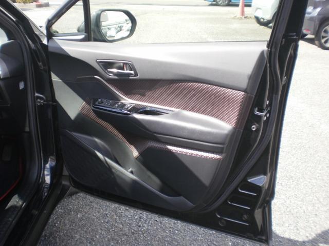 Ｃ－ＨＲ Ｇ　純正ナビＴＶ／バックカメラ／Ｂｌｕｅｔｏｏｔｈ／クルーズコントロール／ＬＥＤヘッドライト／ＥＴＣ／ハーフレザーシート／Ｔｏｙｏｔａ　Ｓａｆｅｔｙ　Ｓｅｎｓｅ　Ｐ（12枚目）