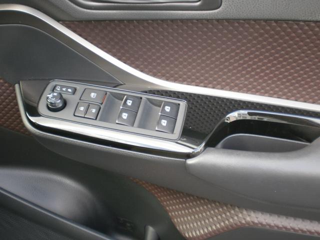 Ｃ－ＨＲ Ｇ　純正ナビＴＶ／バックカメラ／Ｂｌｕｅｔｏｏｔｈ／クルーズコントロール／ＬＥＤヘッドライト／ＥＴＣ／ハーフレザーシート／Ｔｏｙｏｔａ　Ｓａｆｅｔｙ　Ｓｅｎｓｅ　Ｐ（13枚目）