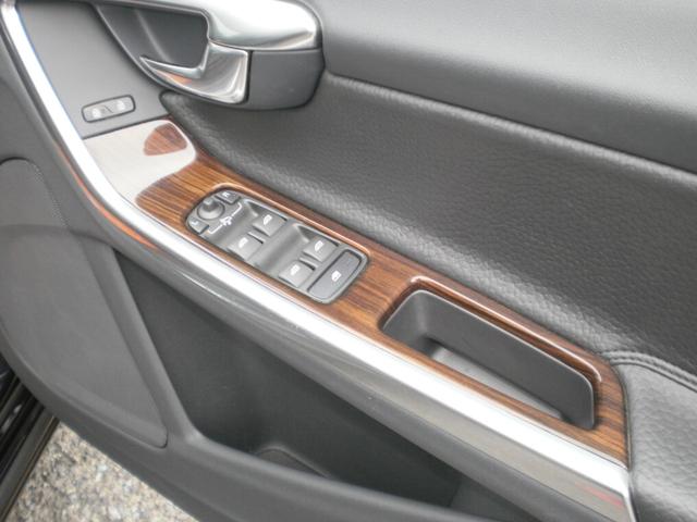 Ｖ６０ ドライブｅ　純正ナビＴＶ／バックカメラ／ＤＶＤ再生／Ｂｌｕｅｔｏｏｔｈ／クルーズコントロール／黒革パワーシート／ＥＴＣ／１７インチＡＷ（14枚目）
