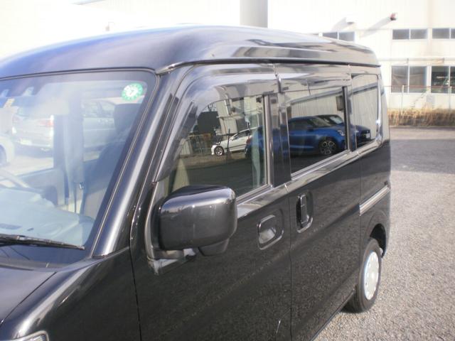 電動格納ミラーにバイザー付き