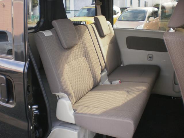 リアシートもきれい