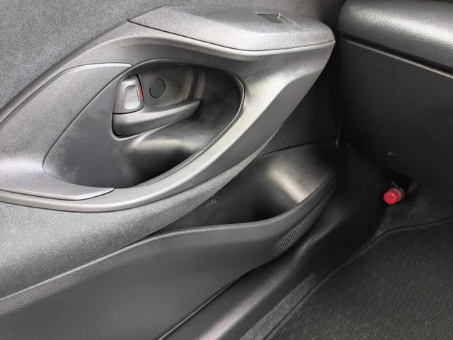 ヤリス Ｇ　ナビ　バックカメラ　　横滑り防止装置　オートマチックハイビーム　ワンオーナー（13枚目）