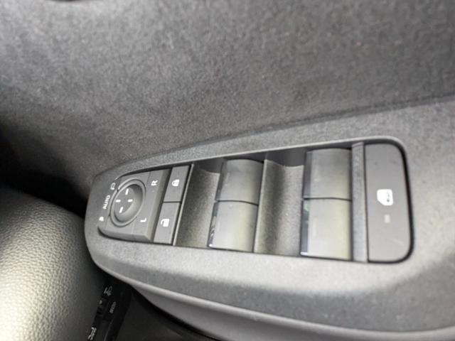 ヤリス Ｇ　ナビ　バックカメラ　　横滑り防止装置　オートマチックハイビーム　ワンオーナー（22枚目）