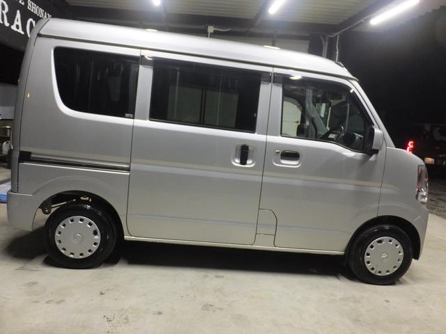 NV100クリッパーバン GX 霊柩車 寝台車 黒ナンバー 2名乗車 棺台付き 事業ナンバー登録 8ナンバー登録 軽霊柩 軽寝台 新品レール フイルム施工 軽霊柩車 軽寝台車 軽寝台 衝突軽減装置 軽搬送車(43枚目)