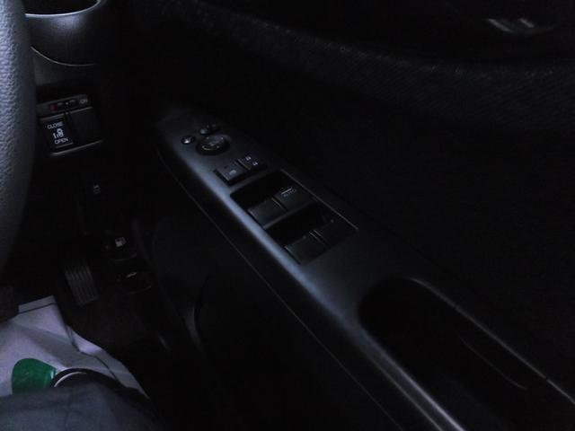 Ｎ－ＢＯＸカスタム Ｇ・Ｌパッケージ　スマートキー　スペアキー　プッシュスタート　禁煙車　左パワースライドドア　ＨＩＤ　カスタム　サイドバイザー　純正アルミ（25枚目）