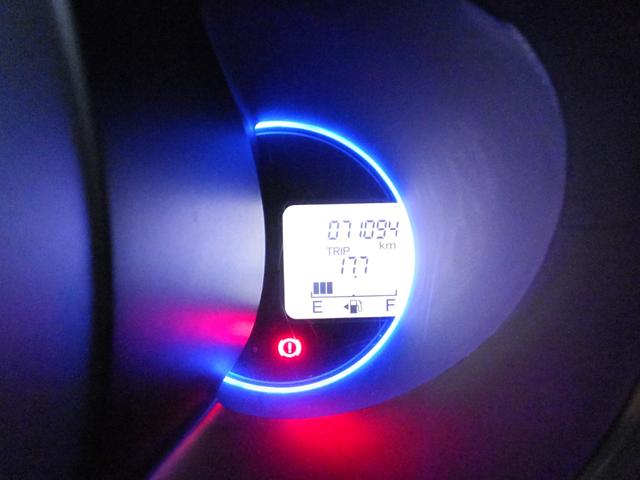 Ｎ－ＢＯＸカスタム Ｇ・Ｌパッケージ　スマートキー　スペアキー　プッシュスタート　禁煙車　左パワースライドドア　ＨＩＤ　カスタム　サイドバイザー　純正アルミ（26枚目）