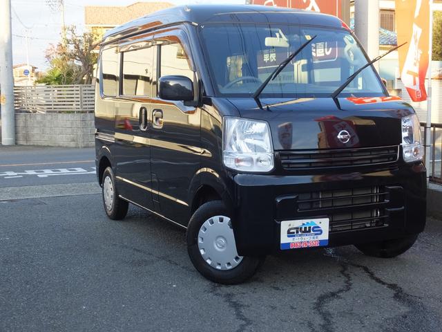 ＮＶ１００クリッパーバン ＧＸ　霊柩車　寝台車　黒ナンバー　２名乗車　棺台付き　事業ナンバー登録　８ナンバー登録　軽霊柩　軽寝台　新品レール　フイルム施工　オーダーあり　軽霊柩車　軽寝台車　軽寝台　衝突軽減装置　軽搬送車（6枚目）