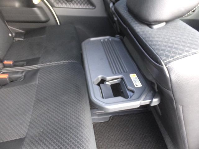 タント カスタムＲＳ　純正９インチナビ　全方位カメラ　衝突軽減装置　フルセグ　スマートアシスト　両側パワースライドドア　ハーフレザーシート　パーキングアシスト　クルコン　ＬＥＤヘッド　シートヒーター　ＵＳＢジャック（30枚目）