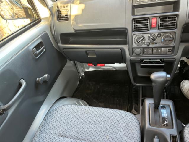 キャリイトラック KCエアコン・パワステ セーフティサポート装着(デュアルカメラブレーキサポート ・誤発進抑制機能 ・ブレーキ制御付後方誤発進抑制機能・車線逸脱警報機能・ふらつき警報機能 ・先行車発進お知らせ機能 ・ハイビームアシスト)4WD(12枚目)