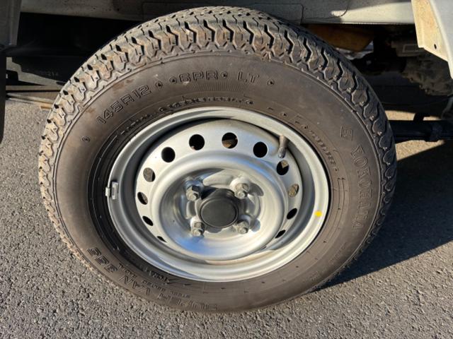 キャリイトラック KCエアコン・パワステ セーフティサポート装着(デュアルカメラブレーキサポート ・誤発進抑制機能 ・ブレーキ制御付後方誤発進抑制機能・車線逸脱警報機能・ふらつき警報機能 ・先行車発進お知らせ機能 ・ハイビームアシスト)4WD(18枚目)