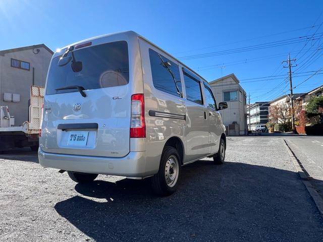 タウンエースバン 　ＧＬ　純正ナビ　ＴＶ　バックカメラ　ＥＴＣ　キーレス　ドライブレコーダー　５人乗り　アイドリングストップ　セーフティ－センス（8枚目）