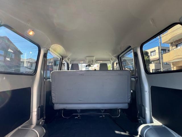 タウンエースバン 　ＧＬ　純正ナビ　ＴＶ　バックカメラ　ＥＴＣ　キーレス　ドライブレコーダー　５人乗り　アイドリングストップ　セーフティ－センス（11枚目）