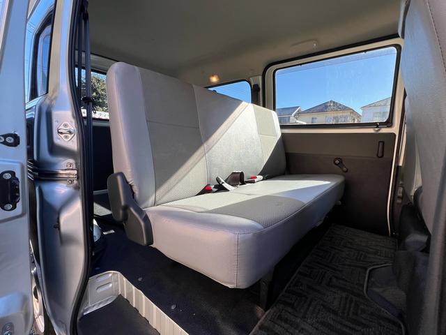 タウンエースバン 　ＧＬ　純正ナビ　ＴＶ　バックカメラ　ＥＴＣ　キーレス　ドライブレコーダー　５人乗り　アイドリングストップ　セーフティ－センス（18枚目）