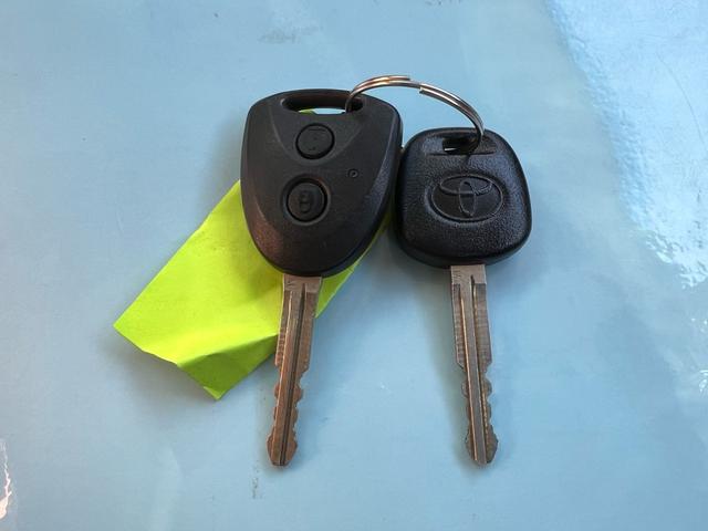 タウンエースバン 　ＧＬ　純正ナビ　ＴＶ　バックカメラ　ＥＴＣ　キーレス　ドライブレコーダー　５人乗り　アイドリングストップ　セーフティ－センス（28枚目）