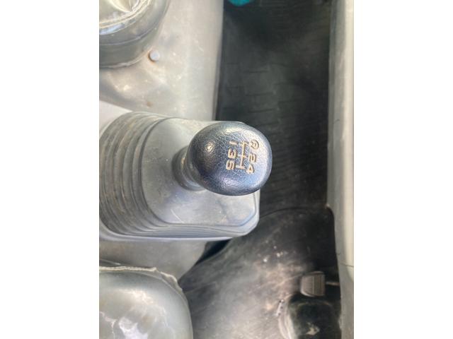 デュトロ 平ボディ　３段クレーン　４０００ｃｃ　２トン　タダノクレーン　ＴＭ－ＺＥ２６３ＭＨ　２．６３ｔ吊り　ＭＴ車　ラジコン無し（7枚目）