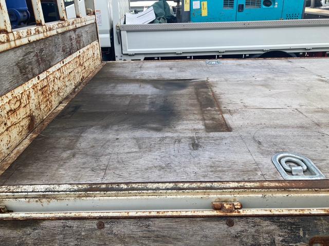 デュトロ 平ボディ　３段クレーン　４０００ｃｃ　２トン　タダノクレーン　ＴＭ－ＺＥ２６３ＭＨ　２．６３ｔ吊り　ＭＴ車　ラジコン無し（16枚目）