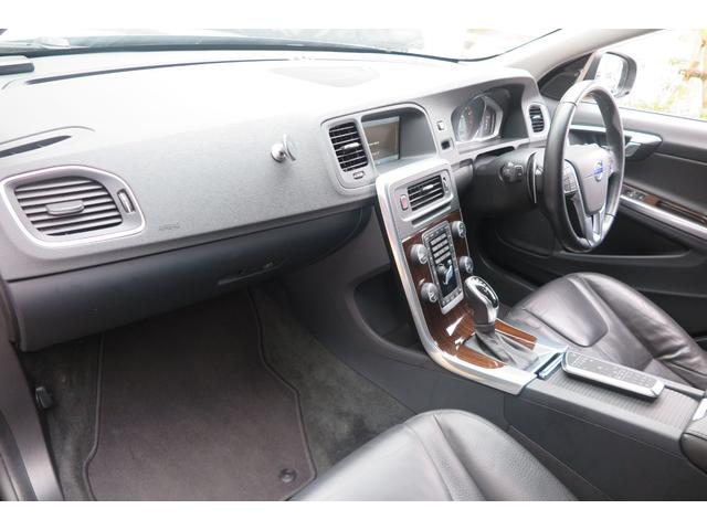 V60 T4 2024年製ピレリタイヤ 皮シート シートヒーター Bluetooth ナビ 地デジ バックモニター ETC(32枚目)