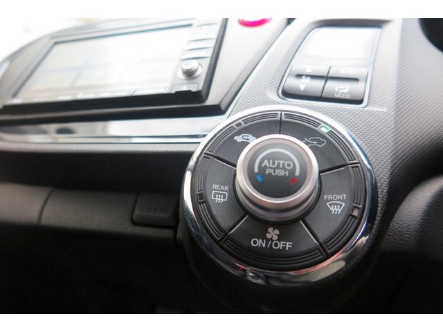 インサイト Ｇ　後期　１オーナー車　ドラレコ　ナビ　地デジ　ステアリモコン　２０２２タイヤ　バックモニター　ＥＴＣ　ＨＩＤ　保証書　取説　スペアキー（47枚目）