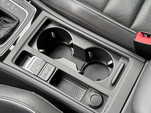 ゴルフRヴァリアント ベースグレード 後期/Eibachダウンサス/DTE SYSTEMSサブコン/レゾネーターデリート/Maxtonエアロ/MST Performanceエアクリ/ECSターボマフラーデリート/DIXCELブレーキパッド(40枚目)