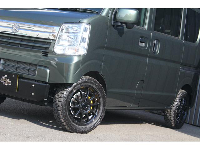 エブリイ ジョイン 5型 5MT 4WD セーフティサポート ナビ/フルセグTV 14ホイール&オープンカントリー 革調シートカバー&チェック柄フロアーマット ショートバンパー化&スキッドバンパー イエローキャリパー(4枚目)