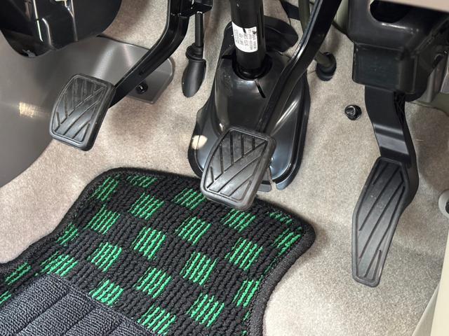 エブリイ ジョイン 5型 5MT 4WD セーフティサポート ナビ/フルセグTV 14ホイール&オープンカントリー 革調シートカバー&チェック柄フロアーマット ショートバンパー化&スキッドバンパー イエローキャリパー(33枚目)