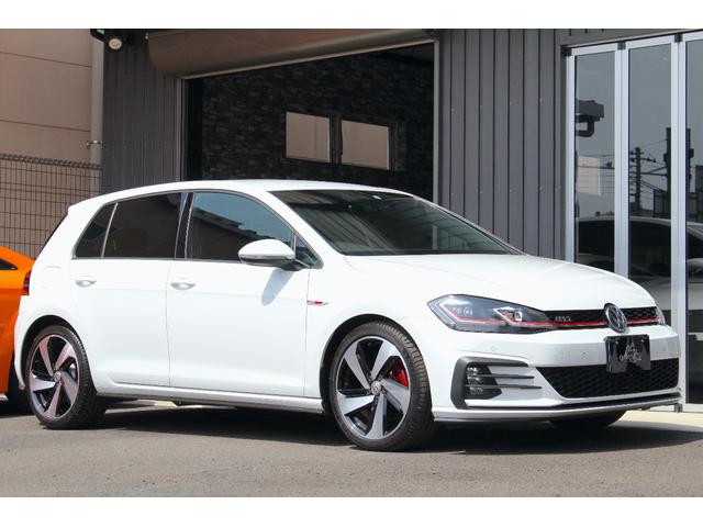 ゴルフＧＴＩ ベースグレード　ｍｋ７．５　６ＭＴ　オリジナル　ドラレコ　デジタルメータークラスター　Ｄｉｓｃｏｖｅｒ　Ｐｒｏ　ＬＥＤヘッドライト　ＤＣＣ　アダプティブクルーズコントロール（8枚目）