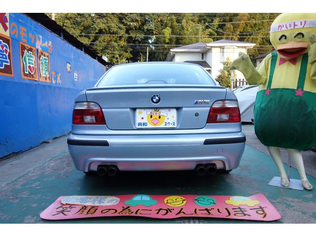 Ｍ５ Ｍ５　シルバーストーン　バイカラー内装　アルカンターラ天井　弊社屋内保管（6枚目）