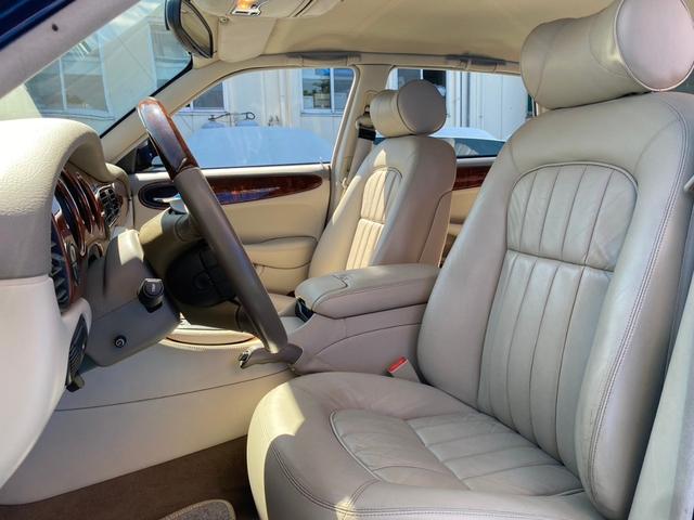 ＸＪ ＸＪ　エグゼクティブ４．０－Ｖ８　買取仕入（10枚目）