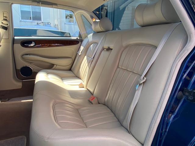 ＸＪ ＸＪ　エグゼクティブ４．０－Ｖ８　買取仕入（20枚目）