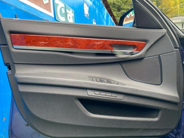 B7 ビターボ リムジンオールラッド 買取仕入 左ハンドル(8枚目)