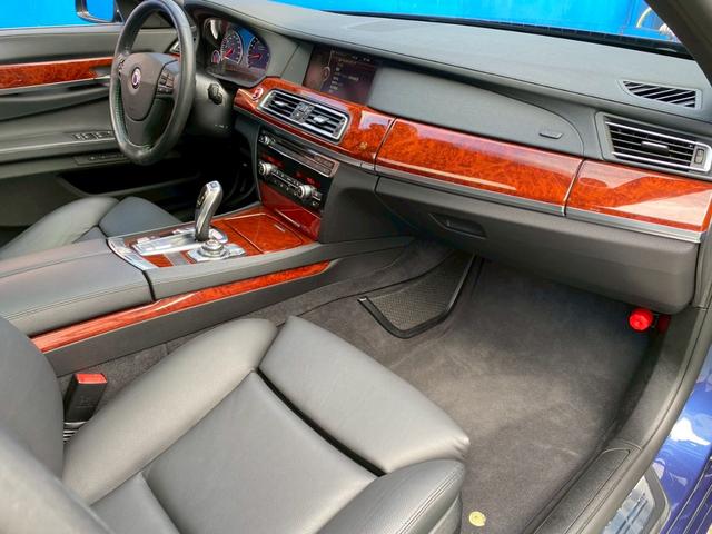 B7 ビターボ リムジンオールラッド 買取仕入 左ハンドル(13枚目)