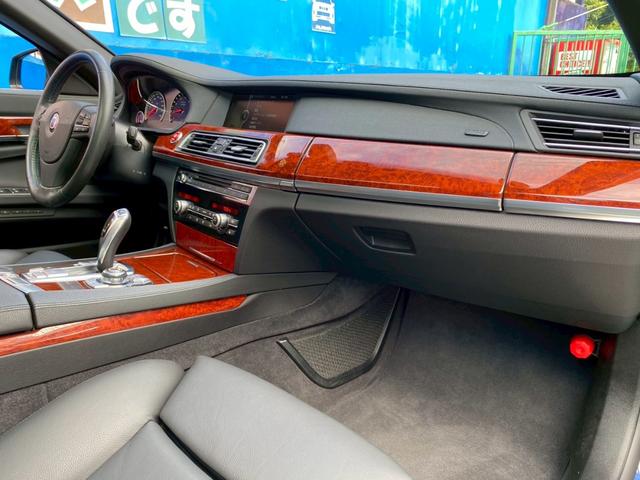 B7 ビターボ リムジンオールラッド 買取仕入 左ハンドル(15枚目)