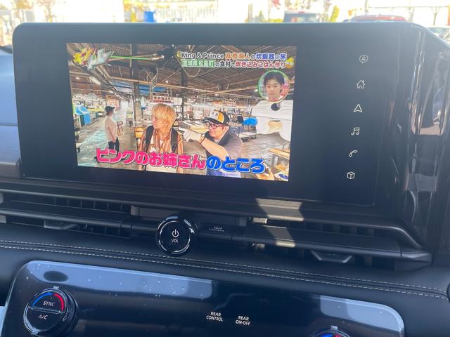 セレナ ｅ－パワー　ハイウェイスターＶ　日産オリジナルナビ取付パッケージ（ステアリングスイッチ（オーディオ）、６スピーカー、ＴＶアンテナ、ＧＰＳアンテナ、リヤビューモニター用プリハーネス）（12枚目）