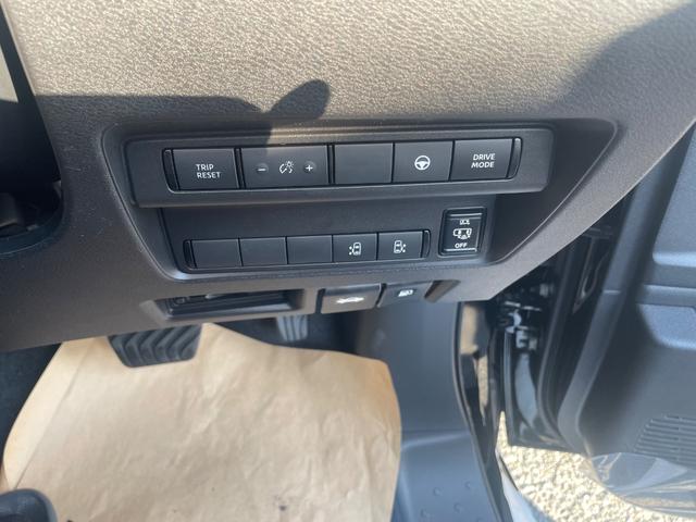 セレナ ｅ－パワー　ハイウェイスターＶ　日産オリジナルナビ取付パッケージ（ステアリングスイッチ（オーディオ）、６スピーカー、ＴＶアンテナ、ＧＰＳアンテナ、リヤビューモニター用プリハーネス）（17枚目）