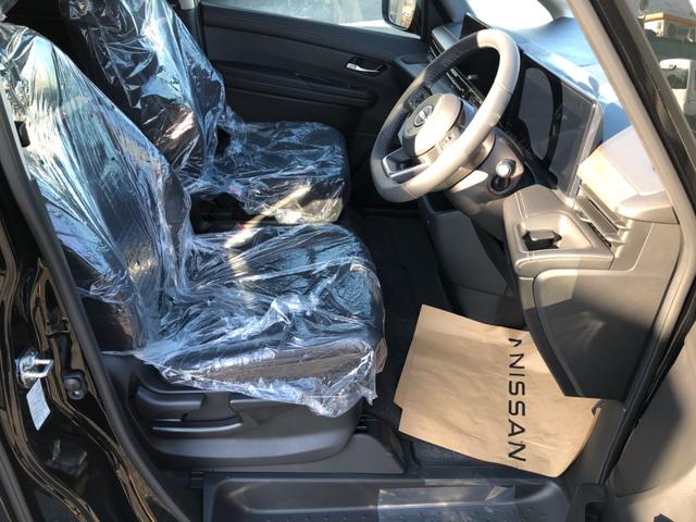 セレナ ｅ－パワー　ハイウェイスターＶ　日産オリジナルナビ取付パッケージ（ステアリングスイッチ（オーディオ）、６スピーカー、ＴＶアンテナ、ＧＰＳアンテナ、リヤビューモニター用プリハーネス）（22枚目）