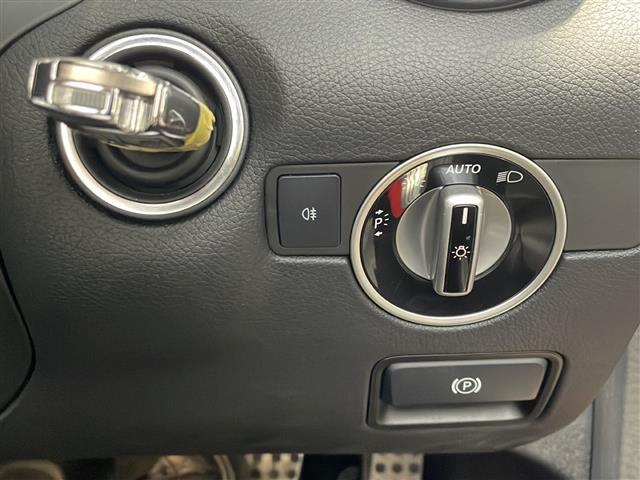 SLK SLK200ブルーエフィシェンシー スポーツ ナビ・ETC・オープン・シートヒーター(13枚目)