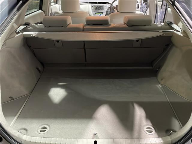 プリウス Ｓツーリングセレクション　ＨＤＤナビ　ビルトインＥＴＣ　ＬＥＤヘッドライト（4枚目）