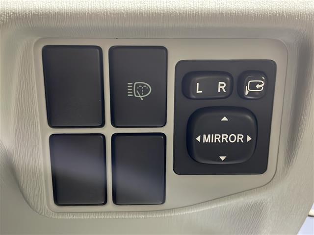 プリウス Ｓツーリングセレクション　ＨＤＤナビ　ビルトインＥＴＣ　ＬＥＤヘッドライト（11枚目）