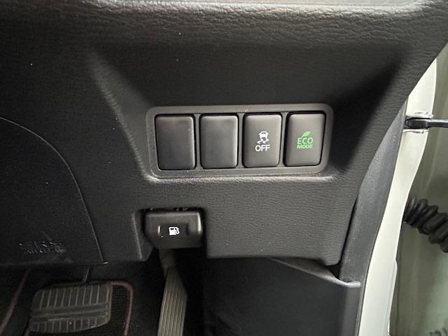 店頭在庫以外にも全国約４万台※の在庫から、ぴったりな１台をご提案します！※２０２３年１０月現在の在庫台数です。売約済の可能性があります。