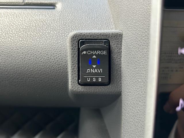 タント カスタムRS 純正ナビ/両側パワスラ/全方位カメラ(9枚目)