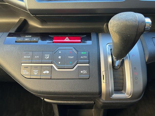 ステップワゴンスパーダ Z HDDナビエディション 両側パワースライドドア/純正ナビ/フリップダウンモニター(11枚目)