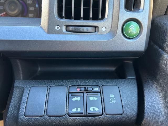 ステップワゴンスパーダ Z HDDナビエディション 両側パワースライドドア/純正ナビ/フリップダウンモニター(19枚目)