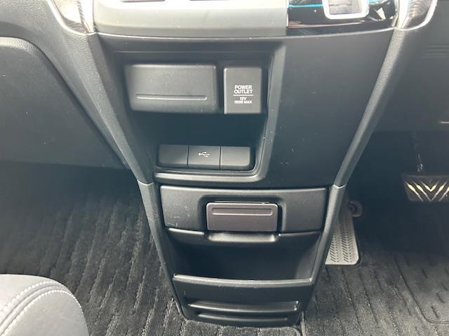 ステップワゴンスパーダ スパーダ・クールスピリット ホンダセンシング ワンオーナー/純正ナビ(Bluetooth・SDカード・フルセグ・DVD・CD・FM・AM)/両側パワースライドドア衝突被害軽減ブレーキ/レーダークルーズコントロール/レーンキープアシスト(12枚目)