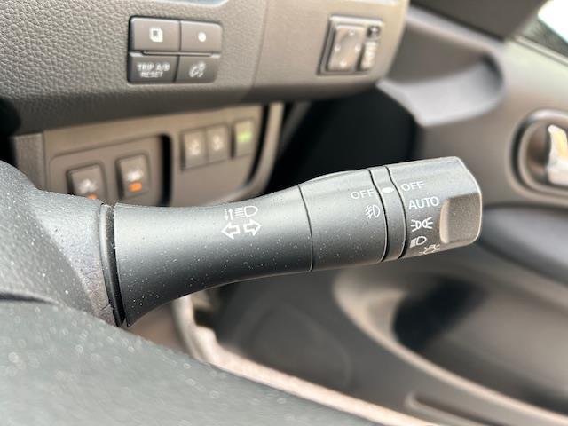 セレナ ハイウェイスター　Ｖセレ＋セーフティＩＩ　ＳＨＶ　両側パワスラ／エマージェンシーブレーキ（10枚目）