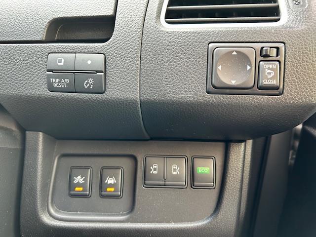 セレナ ハイウェイスター　Ｖセレ＋セーフティＩＩ　ＳＨＶ　両側パワスラ／エマージェンシーブレーキ（14枚目）