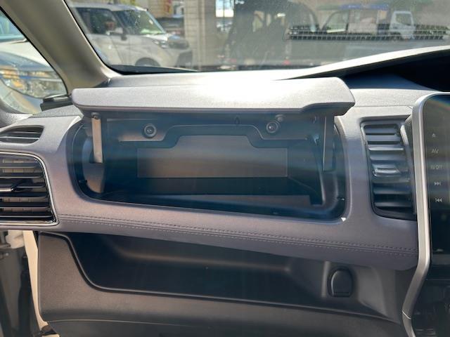 セレナ ハイウェイスターＶ　両側パワースライドドア／後席モニター／全方位カメラ（7枚目）