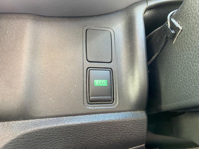 セレナ ハイウェイスターＶ　両側パワースライドドア／後席モニター／全方位カメラ（12枚目）