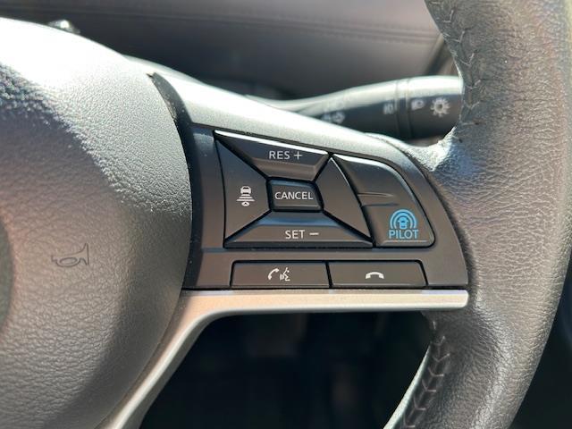 セレナ ハイウェイスターＶ　両側パワースライドドア／後席モニター／全方位カメラ（15枚目）