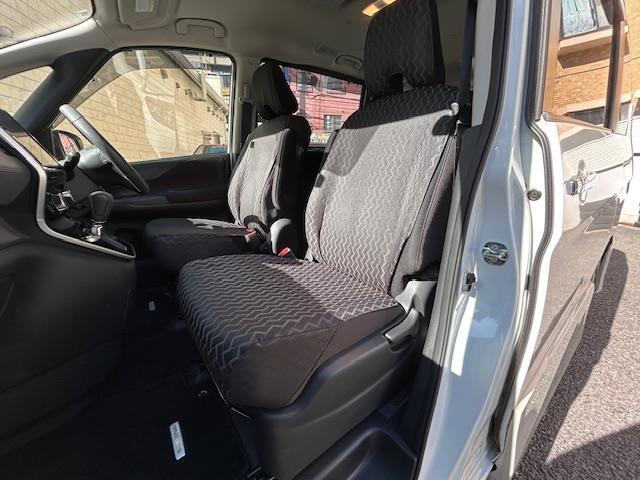 セレナ ハイウェイスターＶ　両側パワースライドドア／後席モニター／全方位カメラ（23枚目）