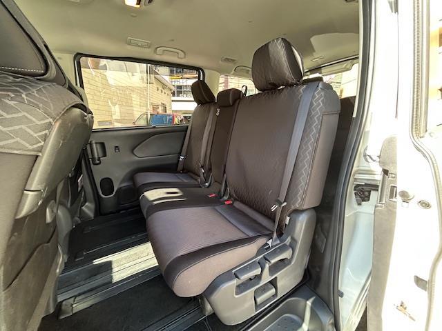 セレナ ハイウェイスターＶ　両側パワースライドドア／後席モニター／全方位カメラ（25枚目）